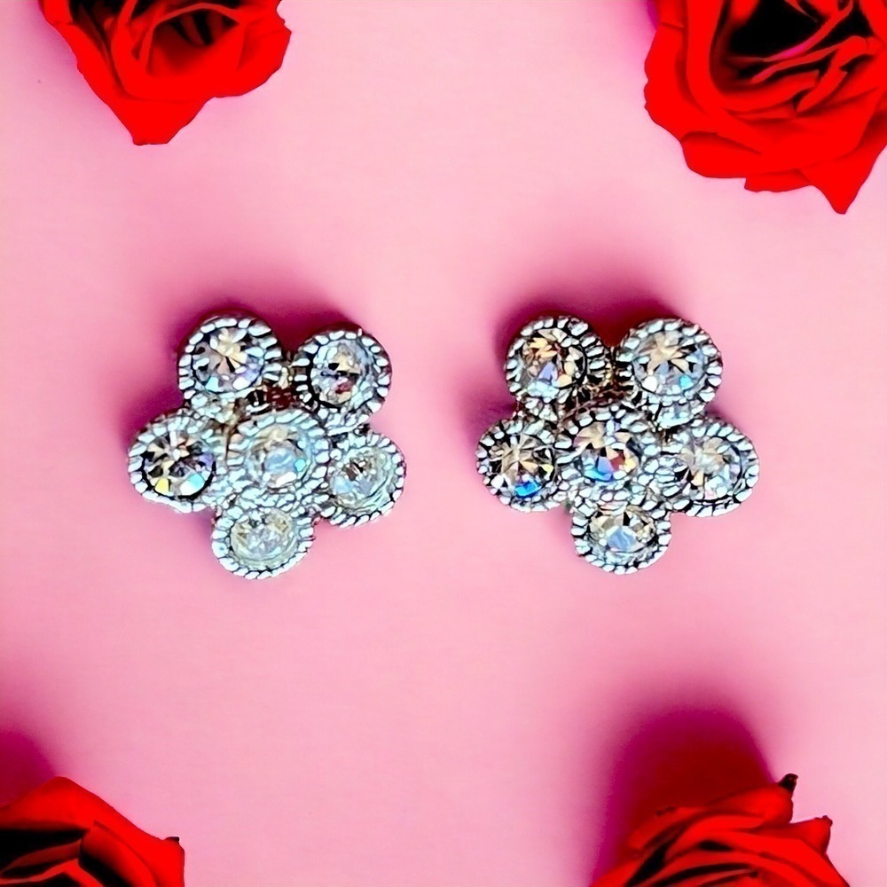 Daisy Flower Rhinestone Post Earrings